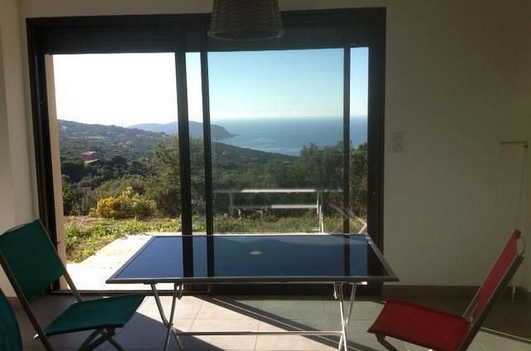 Appartement Unabhängige Unterkunft mit Meer- und Poolblick