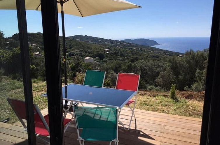 Appartement Unabhängige Unterkunft mit Meer- und Poolblick