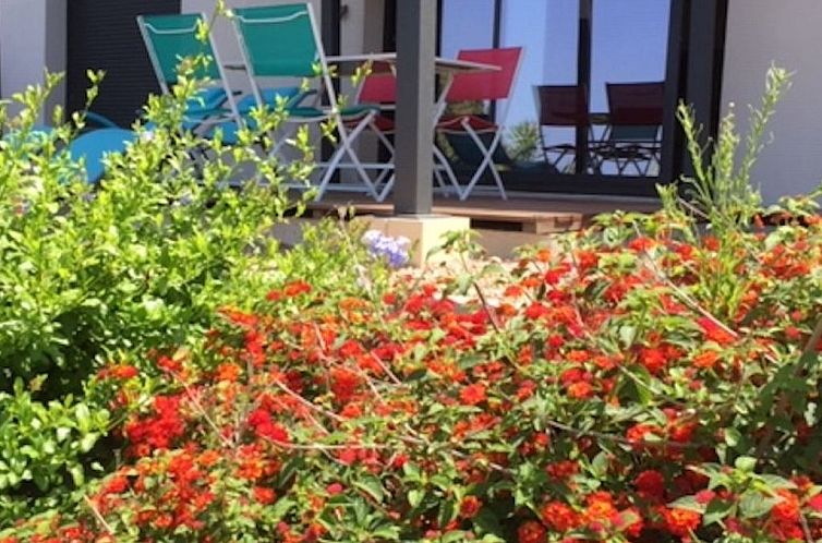 Appartement Unabhängige Unterkunft mit Meer- und Poolblick