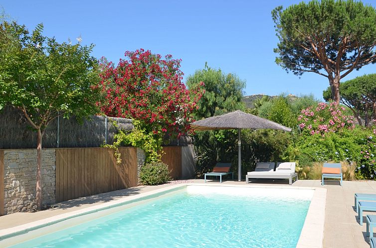 Vakantiehuis Villa mit 6 Schlafzimmern, privatem Pool Garten