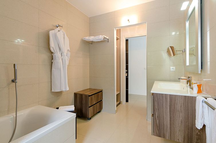 Vakantiehuis Villa mit 6 Schlafzimmern, privatem Pool Garten