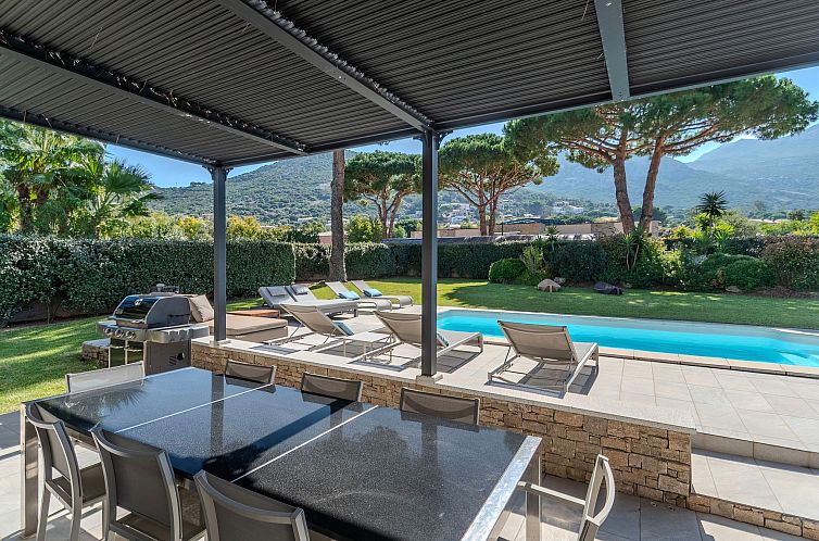 Vakantiehuis Villa 4 Schlafzimmer, privater Pool Garten und 