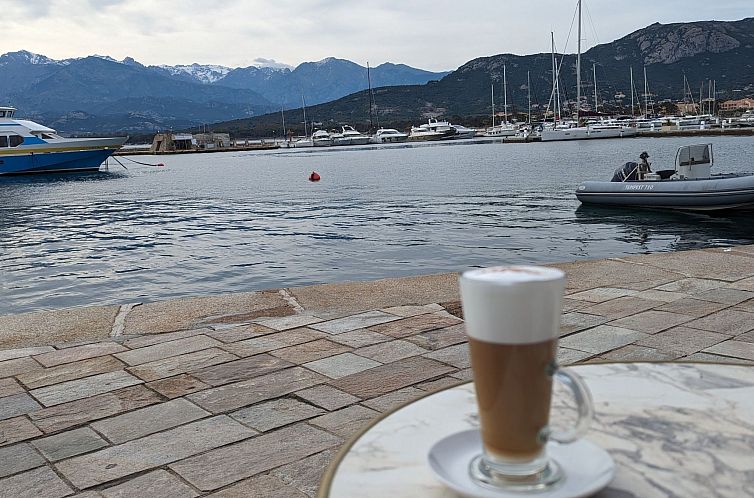 Appartement Ruhige Wohnung Panoramablick auf Meer und Berge