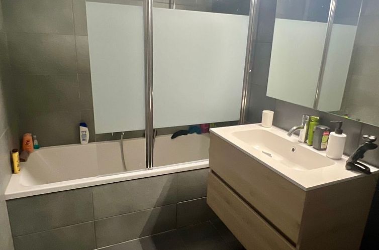 Appartement Neue Wohnung 2 Minuten vom Hafen entfernt