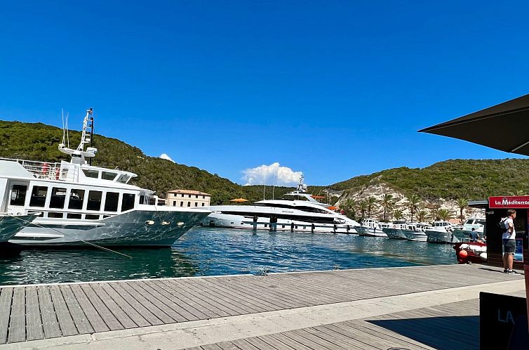 Appartement Neue Wohnung 2 Minuten vom Hafen entfernt