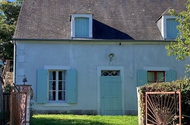 Gemuetliches Ferienhaus Maison Blanche im malerischen Ids-Saint-Roch, Centre, umgeben von Natur.