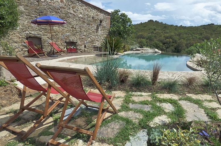 Vakantiehuis mit privatem Pool in üppiger Umgebung