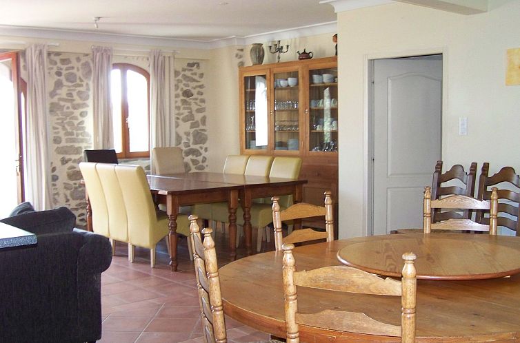 Vakantiehuis Sehr großes Ferienhaus inmitten der Natur