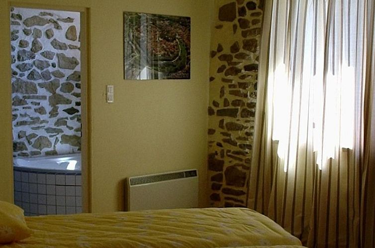 Vakantiehuis Sehr großes Ferienhaus inmitten der Natur