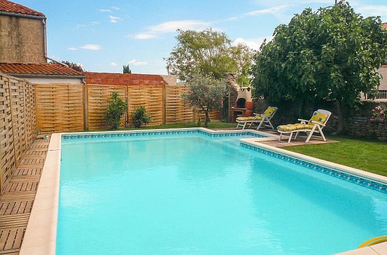 Vakantiehuis Schönes Ferienhaus mit Pool