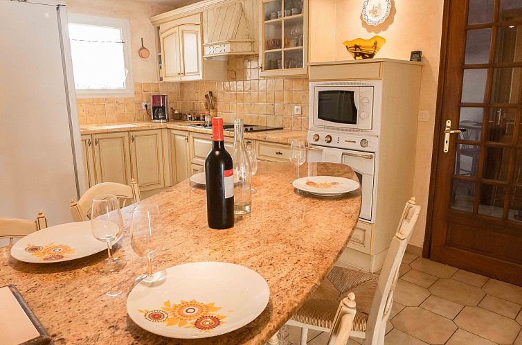 Vakantiehuis Haus für 4 Personen mit großem Privatpool