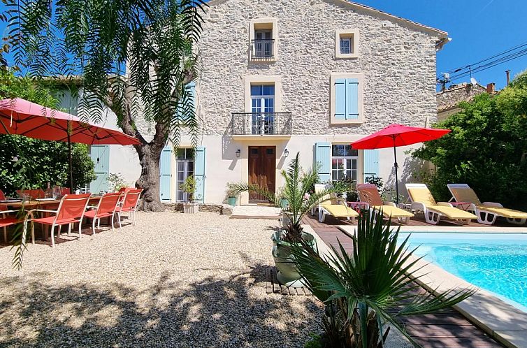 Entdecken Sie den rustikalen Charme von La maison des Vendangeurs 6 in Olonzac, Languedoc, ein Ferienhaus mit Sonnenterrasse und Swimmingpool.