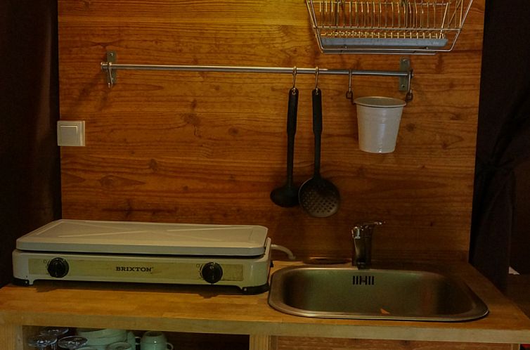 Canadienne Tent (met Houtkachel)