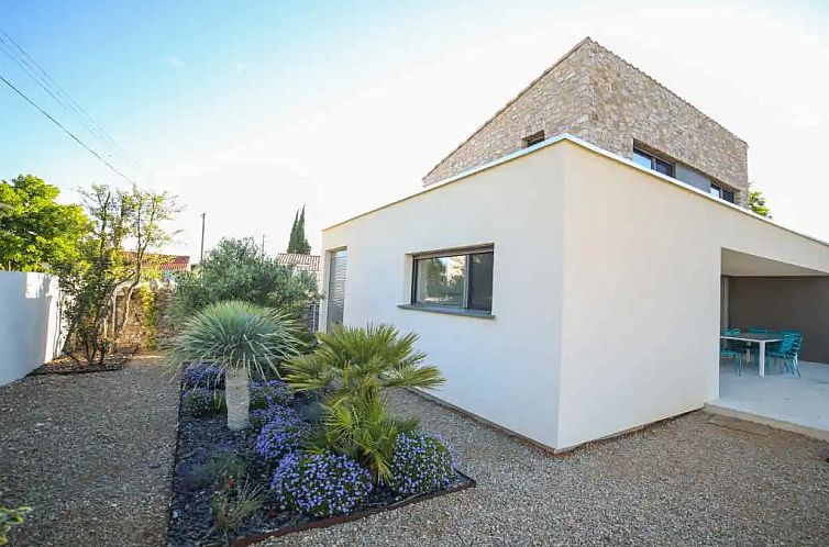 Villa Lily