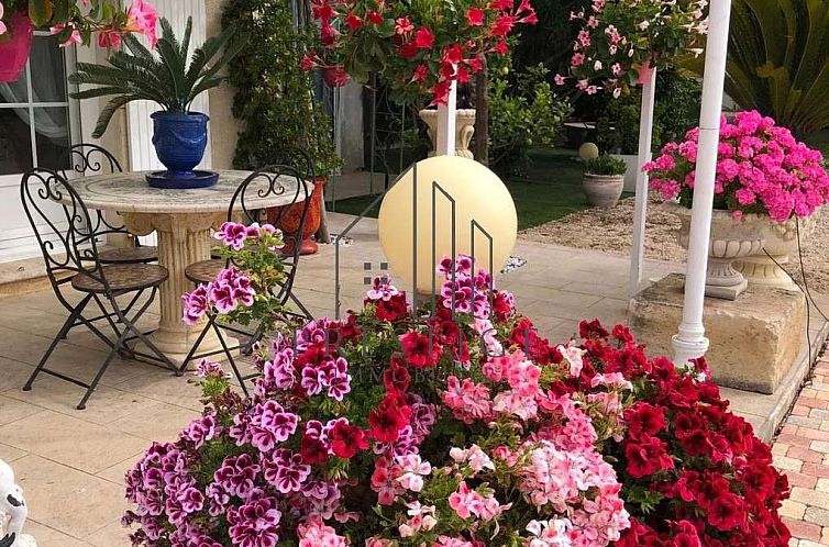 Vrijstaande woning in Bellegarde