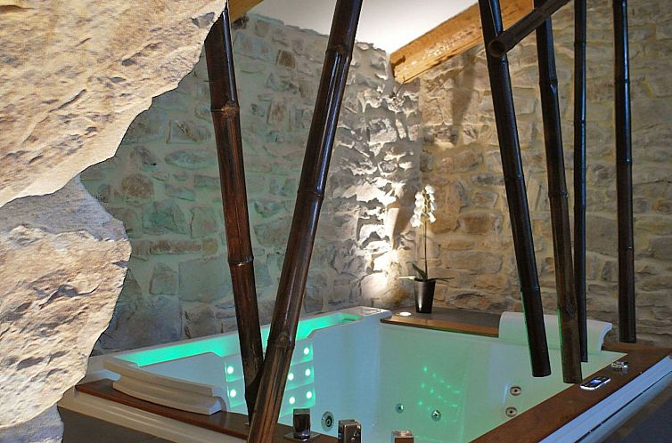 Appartement Domaine "Benjamin" mit Infinity-Pool