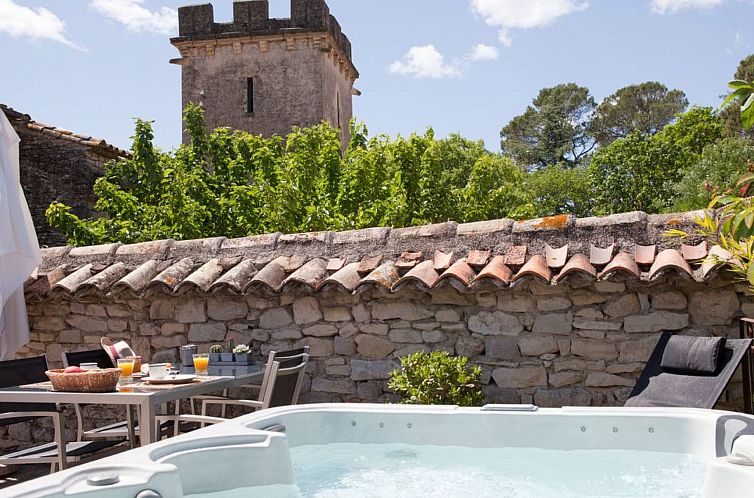 Vakantiehuis Domäne "Pavillon Mathéo" mit Infinity-Pool