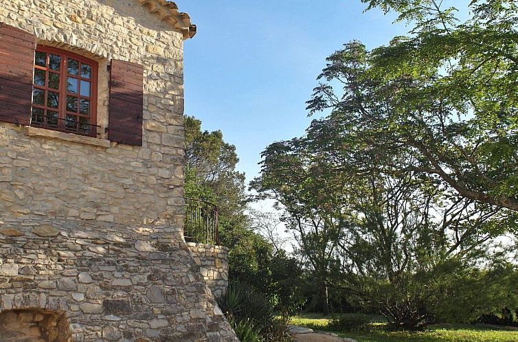 Vakantiehuis Domäne "Pavillon Timéo" mit Infinity-Pool