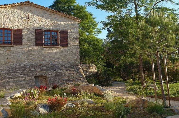 Vakantiehuis Domäne "Pavillon Timéo" mit Infinity-Pool