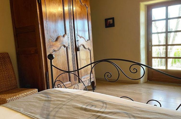 Vakantiehuis Domäne "Pavillon Timéo" mit Infinity-Pool