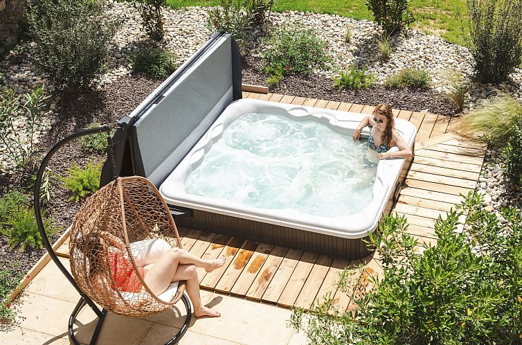 Vakantiehuis Chez Nerthe, 5-Sterne-Haus mit privatem Jacuzzi