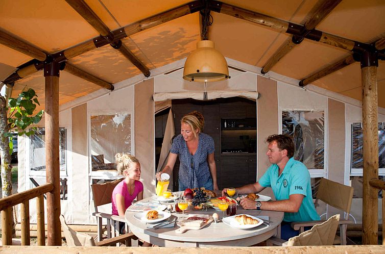 «SunLodge Safari»