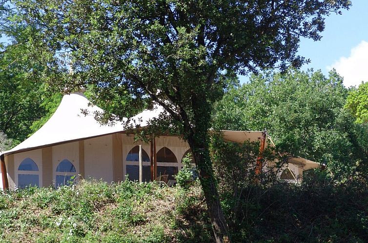 Ferienhaus RoyalLodge in La Roque-sur-Ceze, Roussillon, in gruener Umgebung fuer einen ruhigen Urlaub.