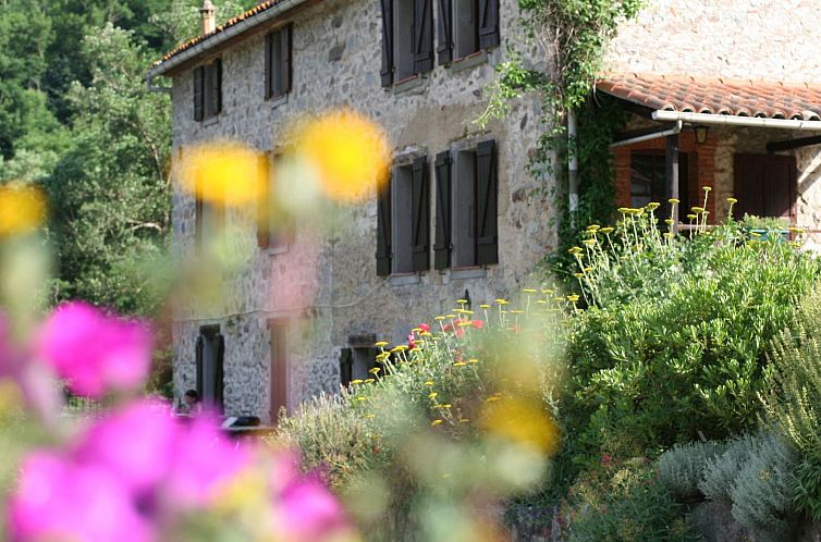 Appartement "Le Grenier" mit Pool