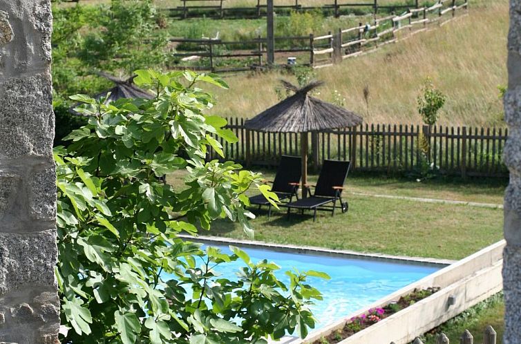 Appartement "Le Grenier" mit Pool