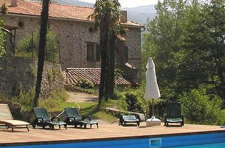 Appartement "Le Grenier" mit Pool