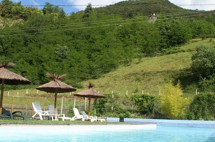 Appartement "Le Grenier" mit Pool