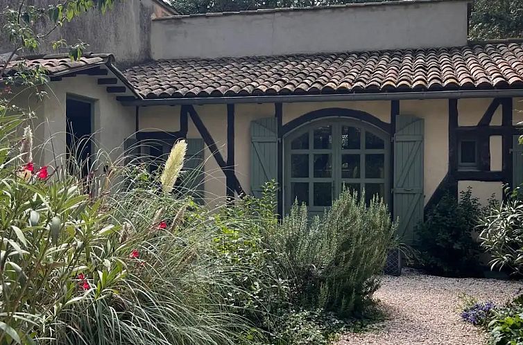 Poolhouse au Domaine le Puget