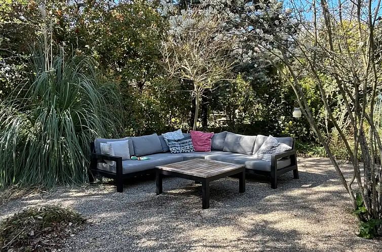 Poolhouse au Domaine le Puget