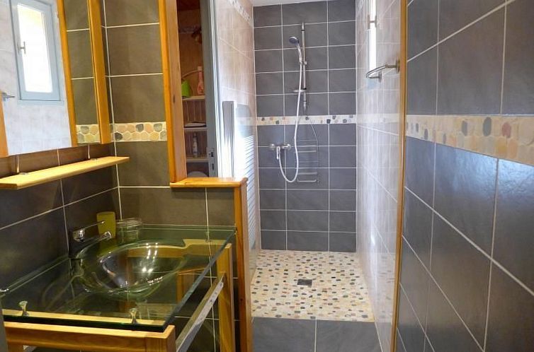 Vakantiehuis Charmantes Natursteinhaus mit Pool