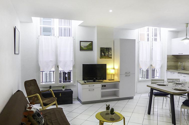 Guest house 04810109 - Apartment Provence / Cote d'Azur - Appartement Vieux Nice