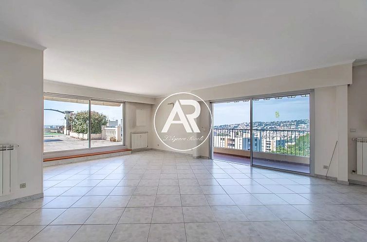 Geschakelde woning in Nice
