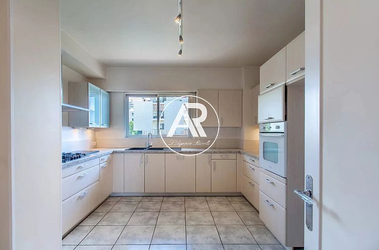 Geschakelde woning in Nice