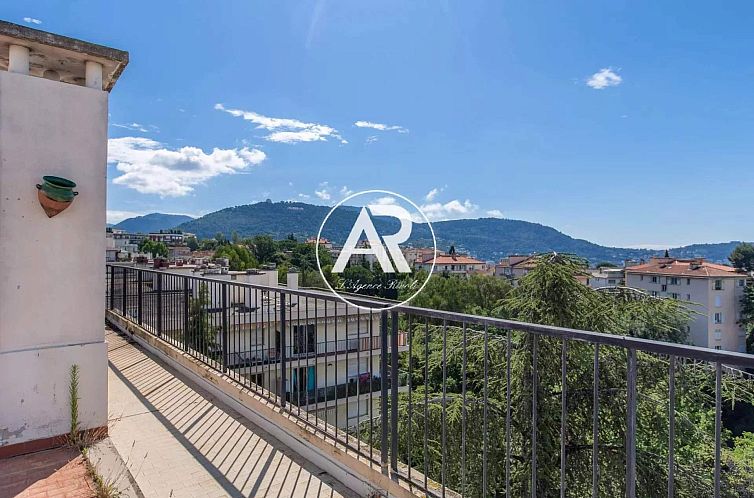 Geschakelde woning in Nice
