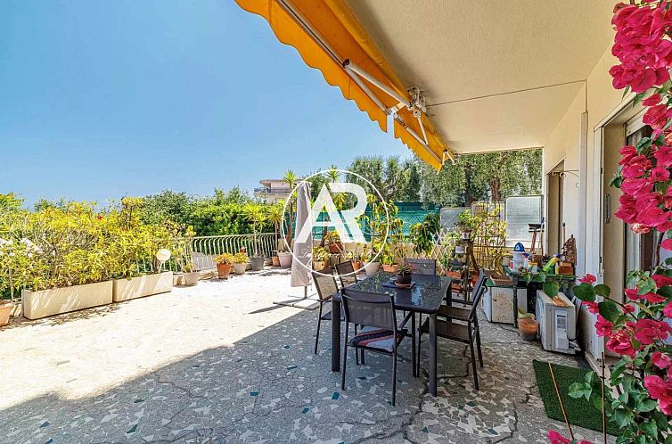 Geschakelde woning in Nice