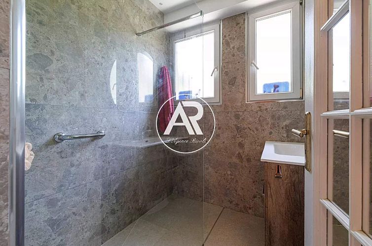 Geschakelde woning in Nice