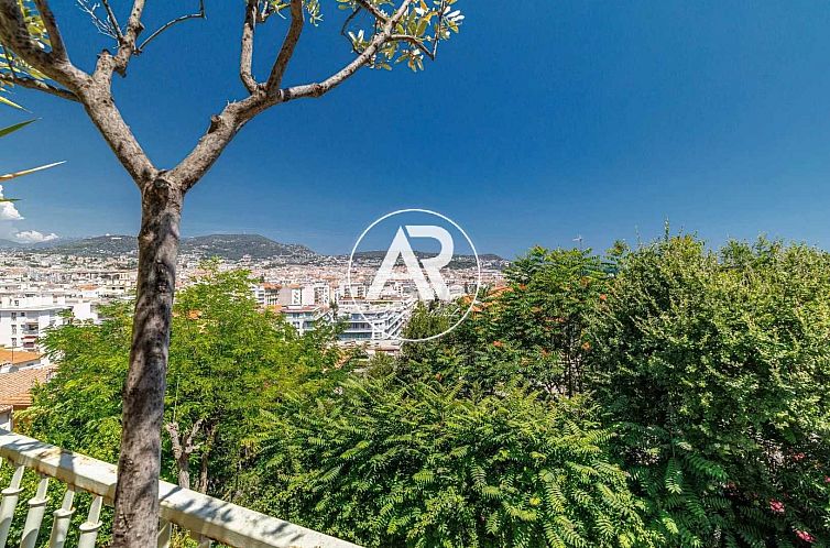 Geschakelde woning in Nice