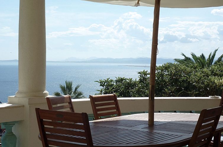 Vakantiehuis Ferienvilla "Villa Dracoena".