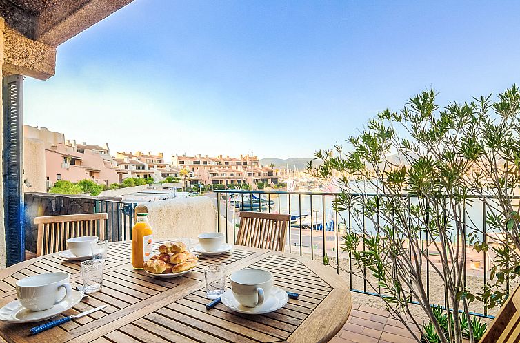 Guest house 04812206 - Apartment Provence / Cote d'Azur - Appartement Galiote