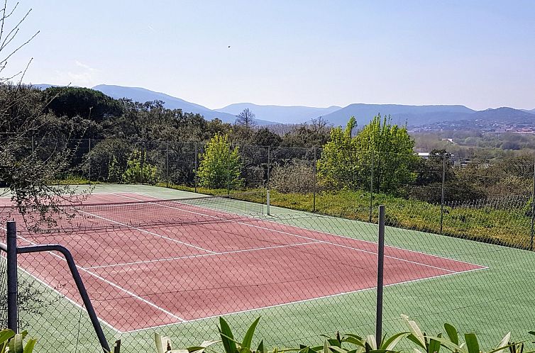 Vakantiehuis Anlage mit Tennisplatz und 3 Gemeinschaftspools