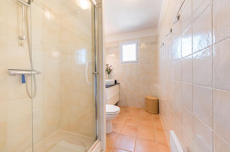 Geschakelde woning in Nans-Les-Pins