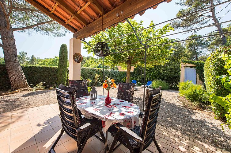 Geschakelde woning in Nans-Les-Pins