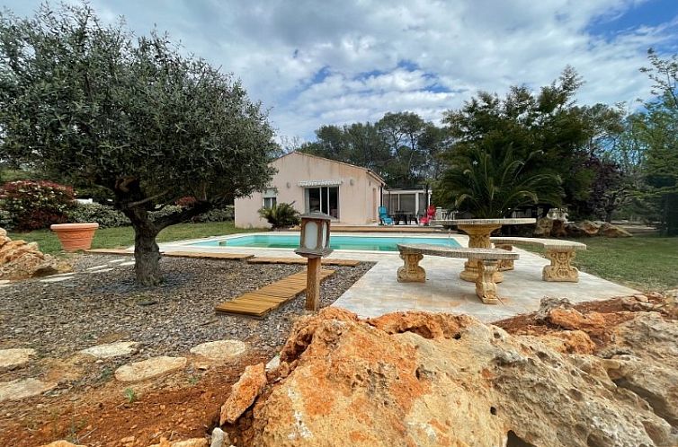 Vrijstaande woning in Lorgues