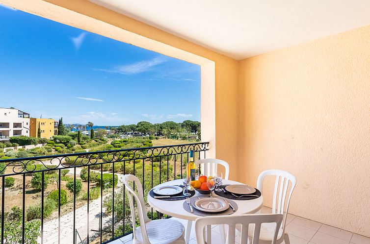 Guest house 04814132 - Apartment Provence / Cote d'Azur - Appartement Les Marines