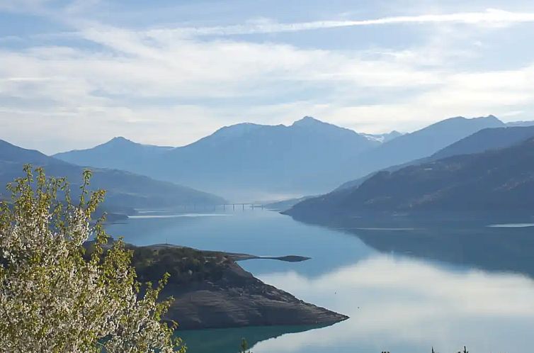 l'Ecrin du Lac aan Lac Serre-Poncon