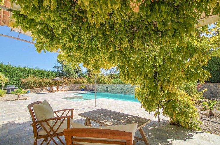 Vrijstaande woning in Callian